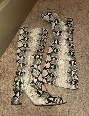 Madden Girl Shoes thumbnail 1