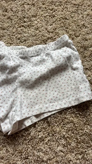 Brandy Melville shorts  thumbnail 7