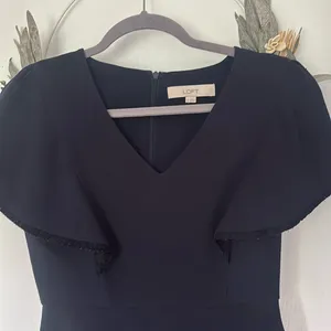 LOFT Navy Flutter Sleeve V-Neck Fit & Flare Dress Size 0 thumbnail 5