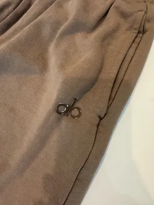 Accolade Alo Yoga Sweatpants Gravel thumbnail 4