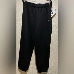 Alo Yoga NWT Accolade Sweatpants Cool Chrome Logo Black, Pockets XS thumbnail 6