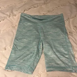 GAPfit biker shorts thumbnail 1