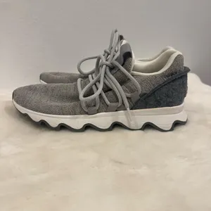 Sorel kinetic impact Women's Light Gray Knit Athletic Sneakers Size 8 thumbnail 2