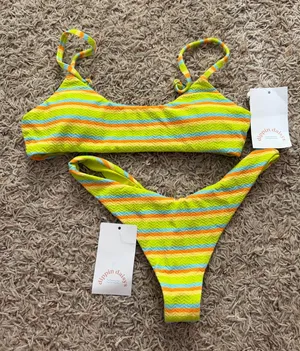 Dippin' Daisy's Bikini Set thumbnail 1
