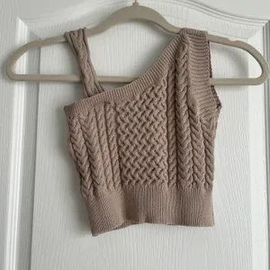 Sweater Vest Tan thumbnail 4