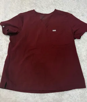 Figs xxl burgundy top thumbnail 1