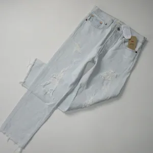 NWT Levi's Wedgie Straight in Thin Ice Destroyed Rigid Denim Crop Jeans 27 $128 thumbnail 2