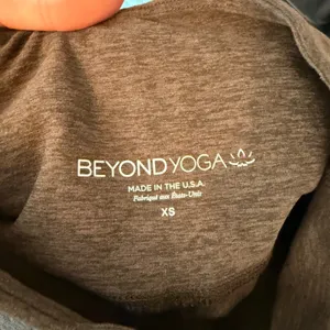 Beyond Yoga Spacedye High Waisted Midi Leggings Womens XS Heathered Brown USA thumbnail 5