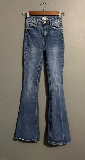 Dark Wash Rue 21 Mid-Rise Bootcut Jeans size 0 thumbnail 1
