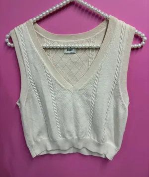 Sunday best Cream Cable-Knit V-Neck Sweater Vest thumbnail 1