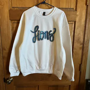 Detroit lions White Sweatshirt with Blue sequin glitter Lions logo size XL thumbnail 6