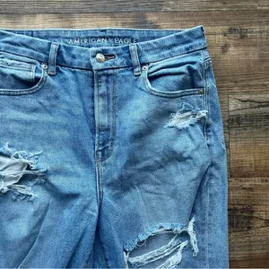 American Eagle Womens Curvy Mom Jeans Light Wash Distressed High Rise Size 8 Reg thumbnail 2