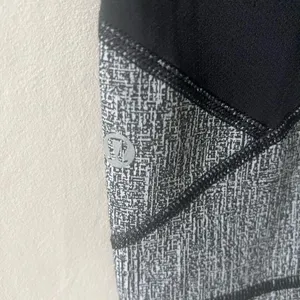 Lululemon Grey Pace Rival Cropped Leggings Size 6 thumbnail 5