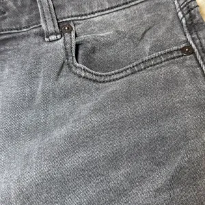 American Eagle Womens Size 8 Mom Jean Black Denim High Rise Stretch Casual thumbnail 16
