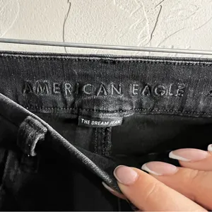 American Eagle Black The Dream Curvy Super Hi Rise‎ Distressed Denim Jeans thumbnail 5