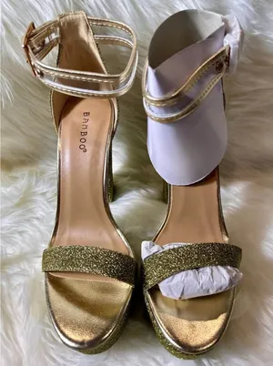 Bamboo Tournament 77M Size 7.5 Gold Platform Heels Festival Boho Strappy Glitter thumbnail 1
