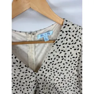 She + Sky Patterned V Neck Flowy Dress Size Large thumbnail 3