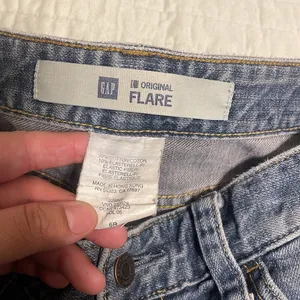 Women’s Gap jeans 🖤 thumbnail 6