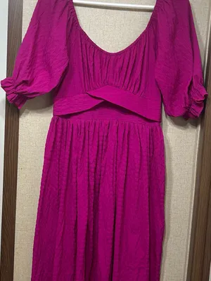 Fuchsia Puff-Sleeve Midi Dress with Scoop Neck thumbnail 1