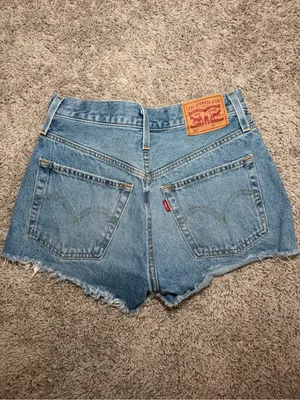 Levi’s 501 Original Fit High-Rise Women’s Shorts thumbnail 3