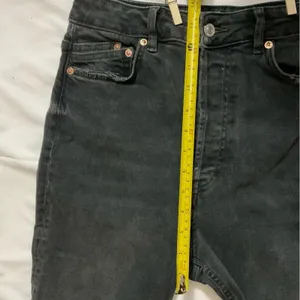 Free People We The Free High Rise Distressed Black Jeans 28 Casual Bikercore thumbnail 6