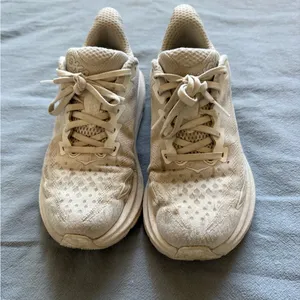 Hoka White cliffton 9 running shoes thumbnail 4