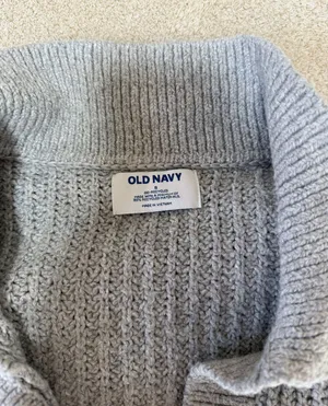 Old Navy Sweater thumbnail 3