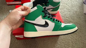Air Jordan 1 thumbnail 12