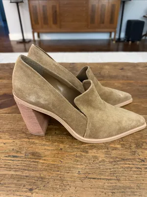 Vince Camuto Tan Suede Wevenly Snip Toe Western 3" Heels Size 8 thumbnail 3