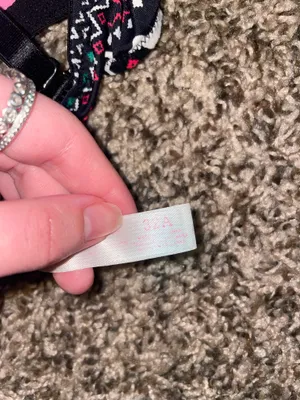 Victoria's Secret Bra thumbnail 3