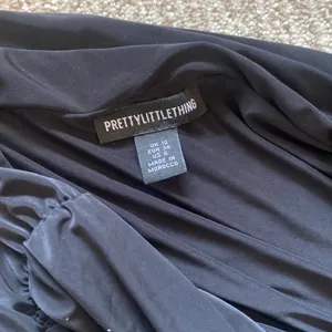 Prettylittlething black dress thumbnail 3