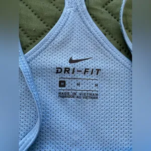 Nike Women's Sky Blue Tank Top Size Medium thumbnail 3