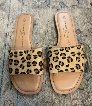 Chinese Laundry Cheetah Print Sandals thumbnail 1