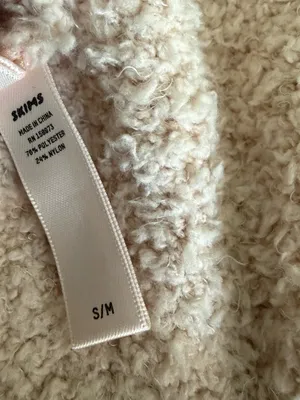 SKIMS Cozy Knit Wrap Sweater Size S/M Cropped Teddy Fuzzy Pink thumbnail 8