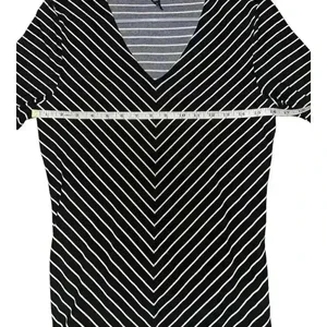 Lauren‎ Ralph Lauren Black/White Chevron V-Neck Top, Medium thumbnail 4