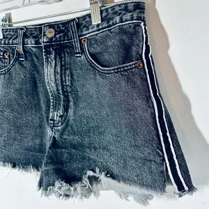 Abercrombie & Fitch Black Jean Shorts Size 2 Waist 28” Annie High Rise Short thumbnail 6