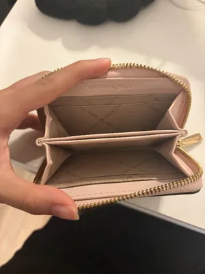 Michael Kors Wallet thumbnail 2