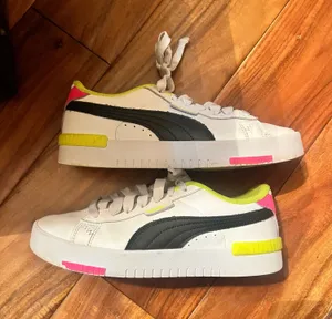 Women’s puma Jada sc sneakers. Size 6.5 thumbnail 1