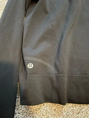 Lululemon Quarter-Zip Pullover thumbnail 4