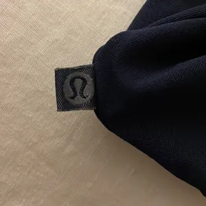 Navy blue mesh Lululemon tank top thumbnail 4