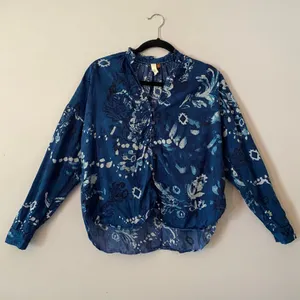Pilcro Anthropologie Blue Floral Boho Button Down Blouse Cotton Women's size XS thumbnail 2