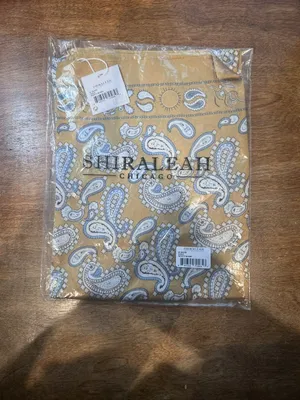 Shiraleah Chicago Wyatt Scarf Gold Paisley Woven Square Scarf Womens 07-28-018 thumbnail 2