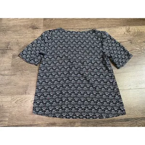EUC Womens LOFT Blouse Short Sleeve V-neck Lightweight Size‎ XS thumbnail 2