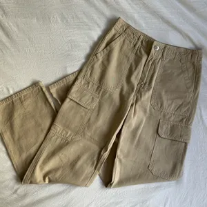 Zara women’s Beige Cream Cargo Pants size 4 thumbnail 1
