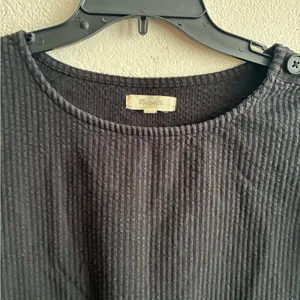 Madewell Faded Black Textured Button-Shoulder Tee M thumbnail 5