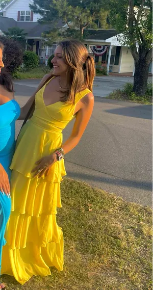 Yellow formal dress! Size XS thumbnail 2