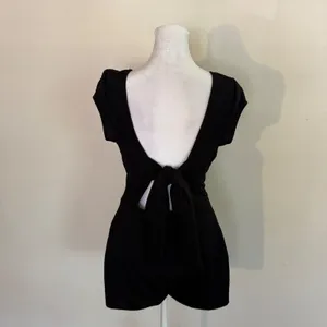 Urban Outfitters Loup Black Textured Open Back‎ Tie Romper Womens Size XS thumbnail 2
