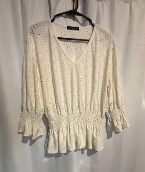 Kim & Cami White Eyelet V-Neck Smocked Waist Ruffle Sleeve Blouse Medium thumbnail 1
