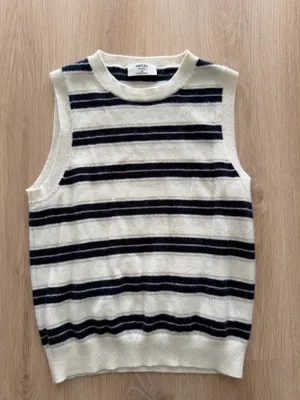 Aritzia cashmere sweater vest thumbnail 1