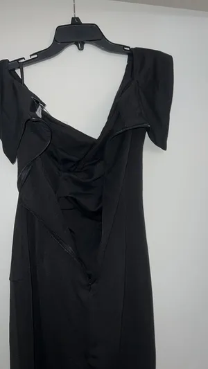 New small Offshoulder Black Dress NWT thumbnail 7